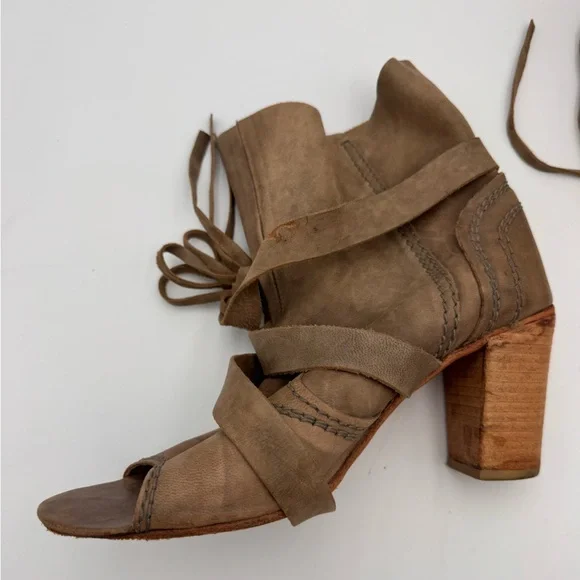 FREE PEOPLE "Daydream" Suede Open Toe Strappy Leather Sandal Size 40 (US 10) - Picture 5 of 11
